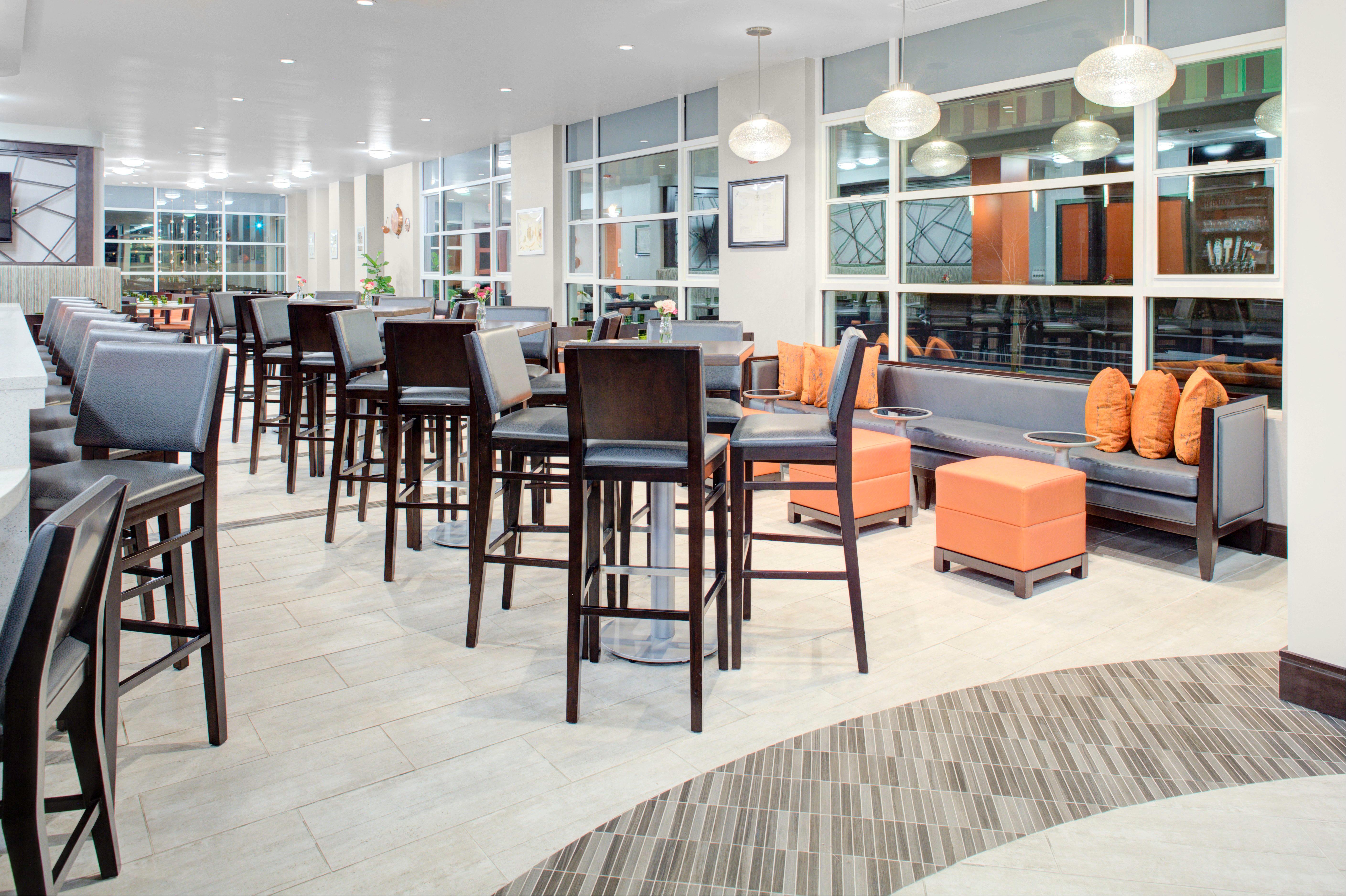 Holiday Inn Windsor - Wine Country By Ihg Eksteriør billede