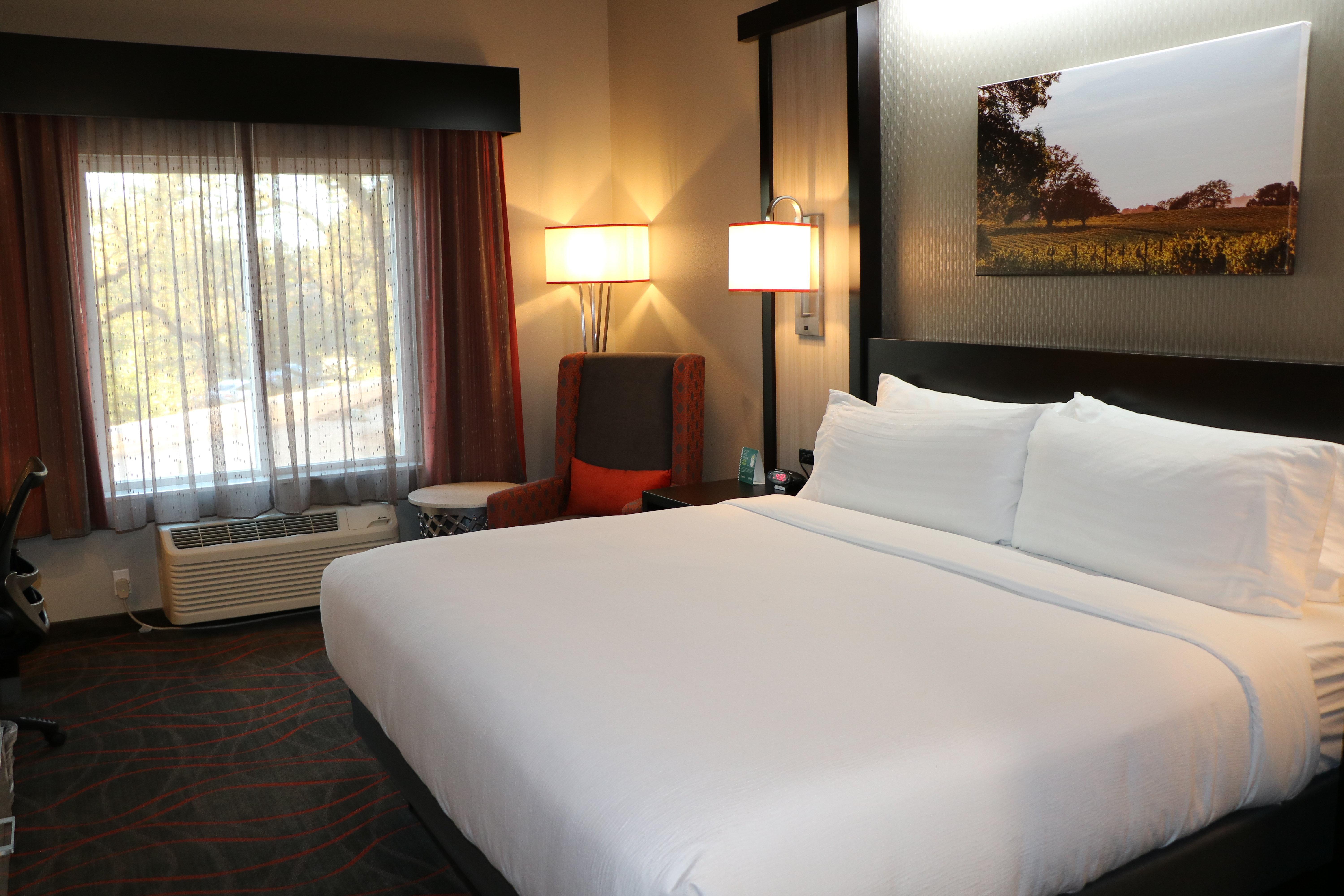 Holiday Inn Windsor - Wine Country By Ihg Eksteriør billede